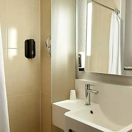 Paris Hotel 3*